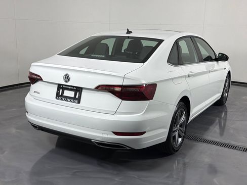 Used 2020 Volkswagen Jetta R-Line w/ R-Line Cold Weather Package FWD image 5