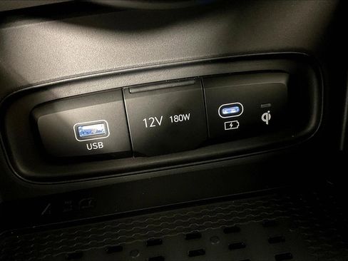 Certified 2026 Hyundai Venue SEL FWD image 15