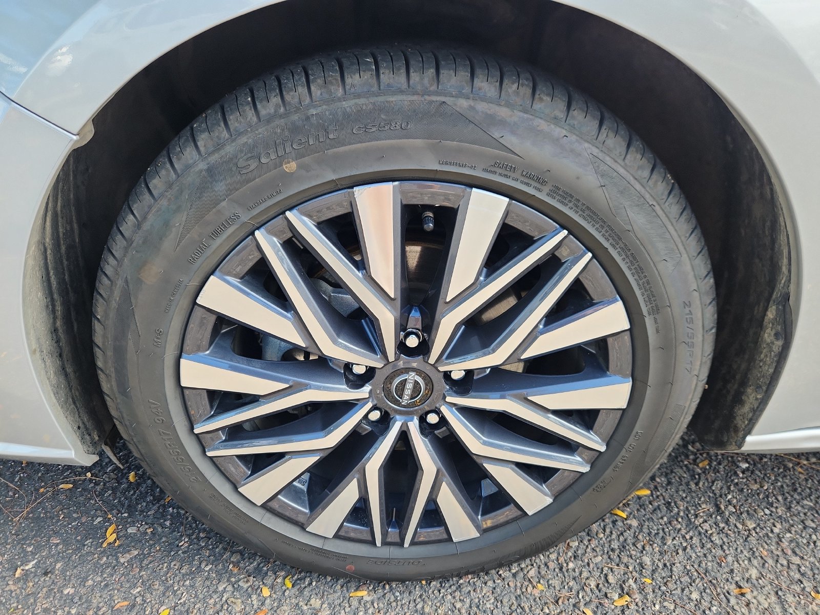 Used 2025 Nissan Altima 2.5 SV FWD image 16