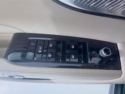 Used 2023 Maserati Grecale GT image 8