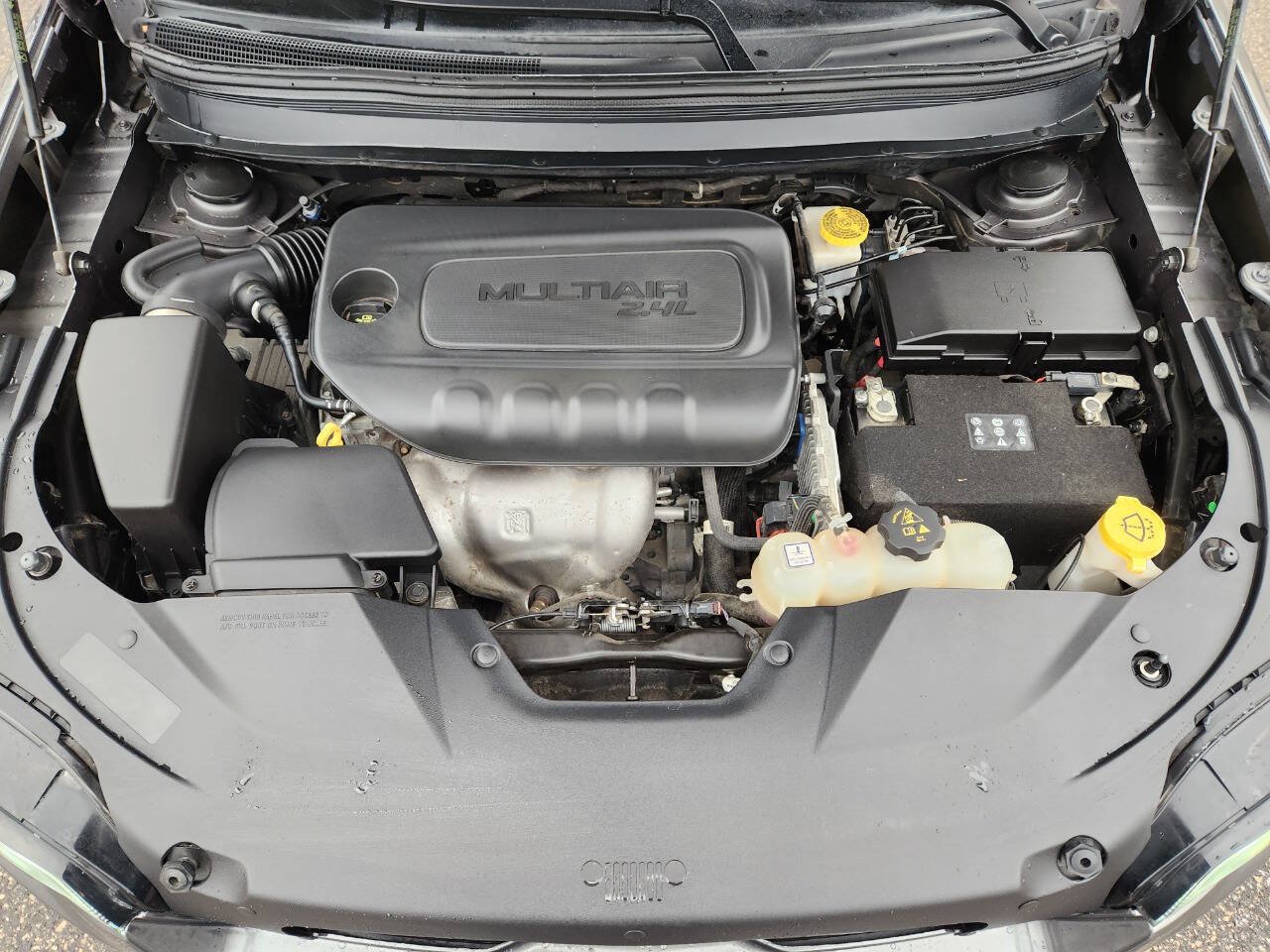 Used 2019 Jeep Cherokee Latitude Plus AWD/4WD image 25