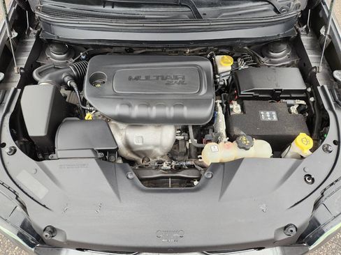 Used 2019 Jeep Cherokee Latitude Plus AWD/4WD image 25
