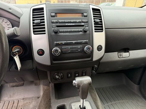 Used 2012 Nissan Frontier PRO-4X image 10