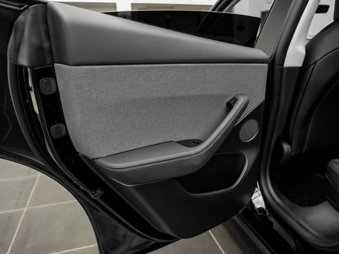 Used 2026 Tesla Model Y 2WD image 44