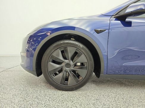Used 2025 Tesla Model Y Long Range AWD/4WD image 19