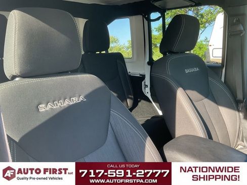 Used 2018 Jeep Wrangler Unlimited Sahara AWD/4WD image 17