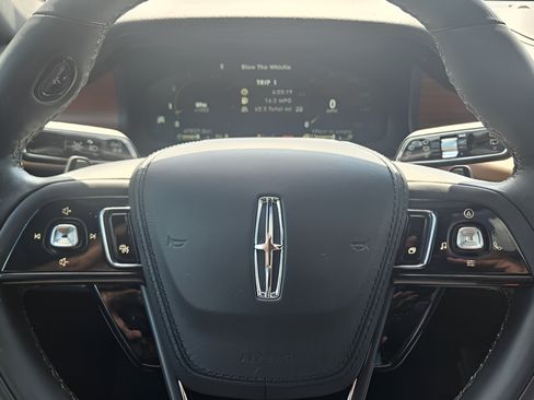 Used 2022 Lincoln Aviator Reserve w/ Equipment Group 201A RWD image 22