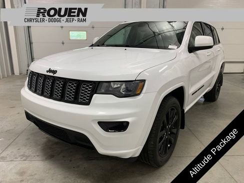 Used 2019 Jeep Grand Cherokee Altitude AWD/4WD image 1