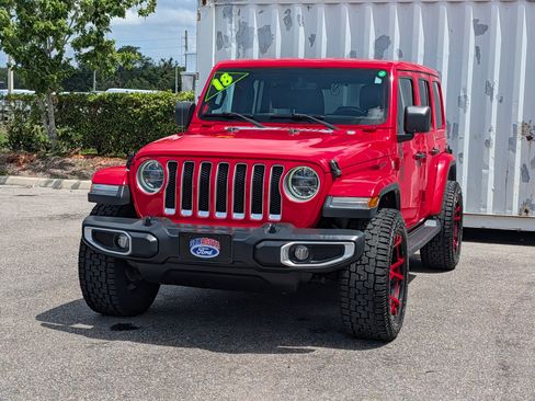 Used 2018 Jeep Wrangler Unlimited Sahara AWD/4WD image 7