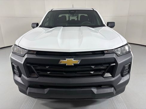 Used 2025 Chevrolet Colorado W/T w/ Advanced Trailering Package image 4