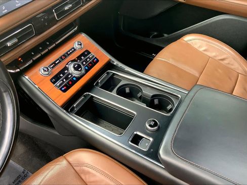 Used 2020 Lincoln Aviator Reserve w/ Equipment Group 201A image 15