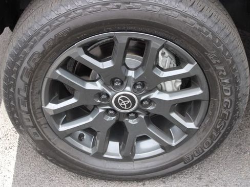 Used 2024 Toyota Tundra Platinum image 2