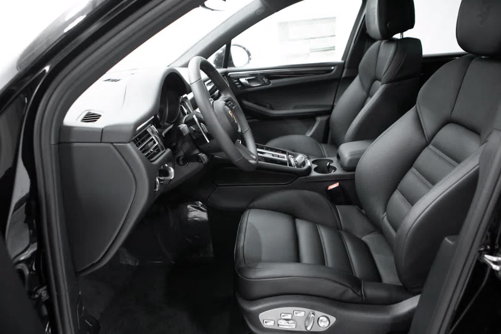 Certified 2026 Porsche Macan S AWD/4WD image 22