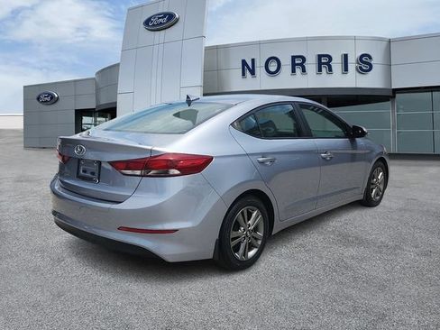Used 2017 Hyundai Elantra SE FWD image 4