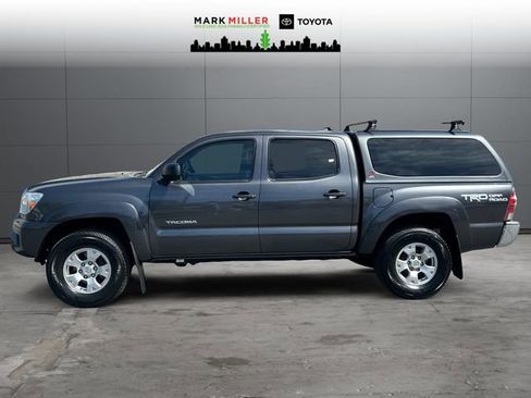 Used 2015 Toyota Tacoma 4x4 Double Cab w/ TRD Off-Road Package image 2