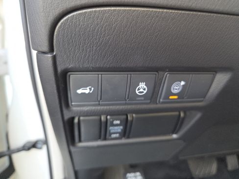 Used 2022 Nissan Armada Platinum w/ Captain's Chairs Package RWD image 13