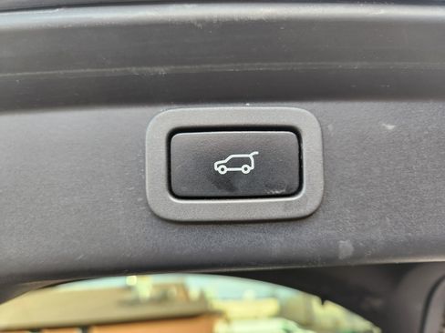 Used 2020 Jaguar I-PACE SE image 24