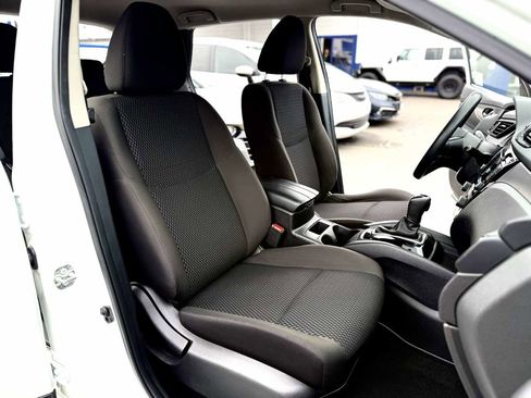 Used 2021 Nissan Rogue Sport S image 10