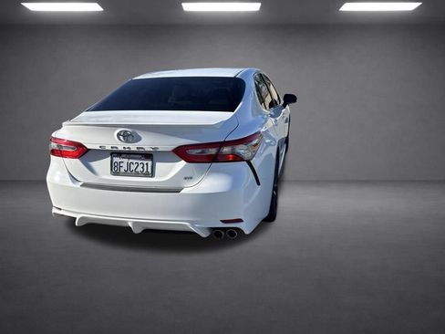 Used 2018 Toyota Camry SE FWD image 23