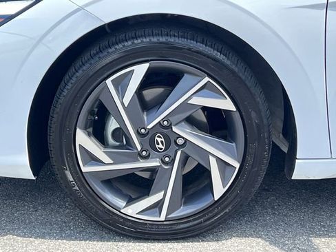Certified 2025 Hyundai Elantra SEL w/ Cargo Package FWD image 40