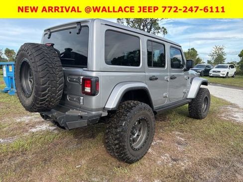 Used 2019 Jeep Wrangler Unlimited Sahara AWD/4WD image 5