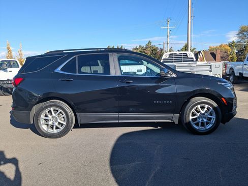 Used 2023 Chevrolet Equinox LT image 2