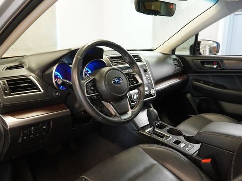 Used 2018 Subaru Outback 3.6R Limited AWD/4WD image 7
