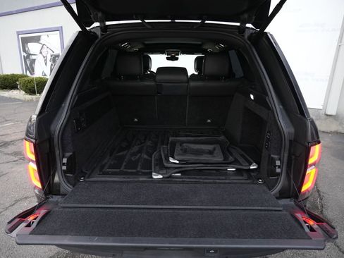 Used 2018 Land Rover Range Rover Supercharged image 18