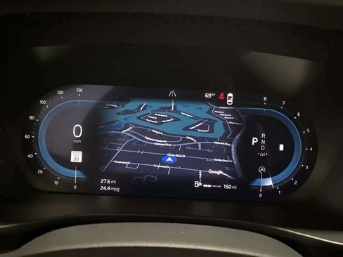 Used 2025 Volvo XC40 B5 Core image 32