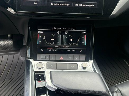 Used 2022 Audi e-tron Premium w/ Convenience Plus Package AWD/4WD image 24