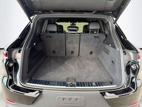Used 2024 Porsche Cayenne image 13