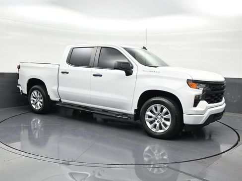 Used 2024 Chevrolet Silverado 1500 Custom image 4