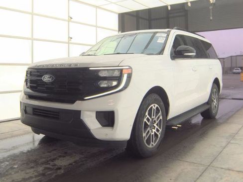 Used 2025 Ford Expedition Active image 1