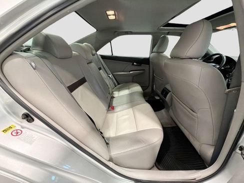 Used 2012 Toyota Camry XLE FWD image 19