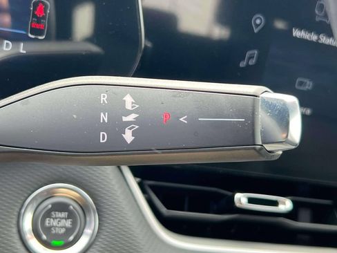 Used 2026 Chevrolet Equinox LT w/ Safety and Technology Package FWD image 25
