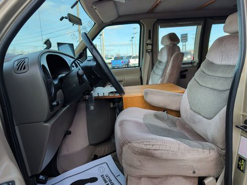 Used 1999 Ford E-150 and Econoline 150 image 8