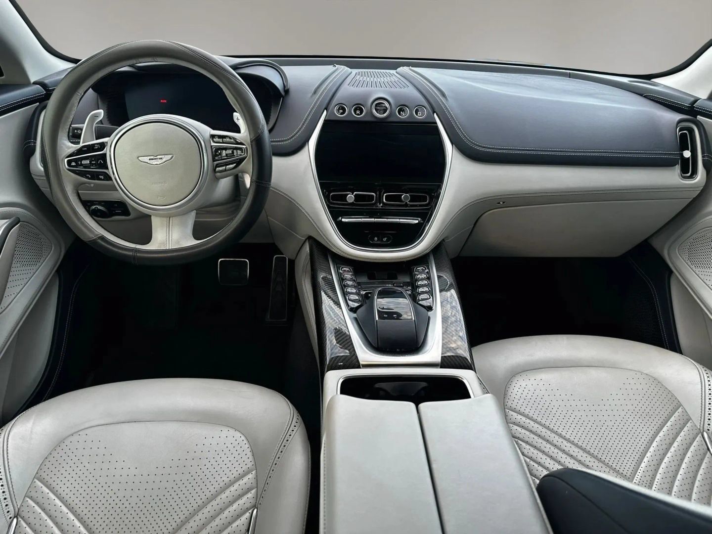 Used 2021 Aston Martin DBX AWD/4WD image 22