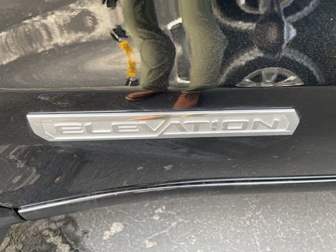 Used 2024 GMC Sierra 1500 Elevation image 2