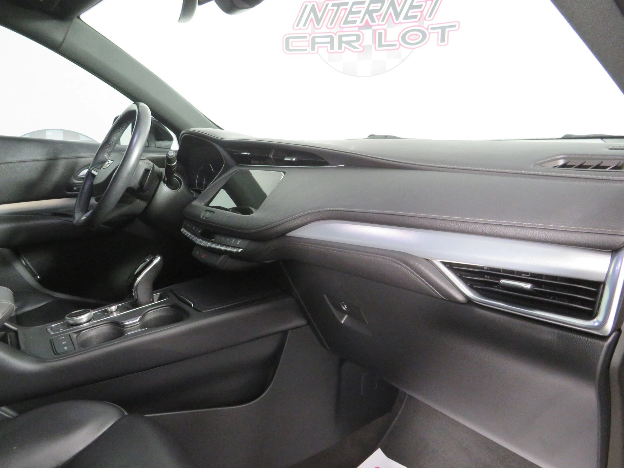 Used 2020 Cadillac XT4 Premium Luxury FWD image 12