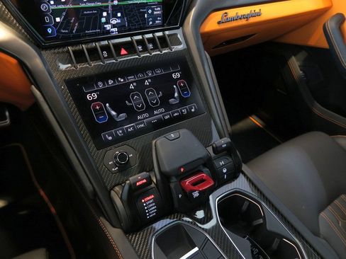 Used 2024 Lamborghini Urus S AWD/4WD image 22
