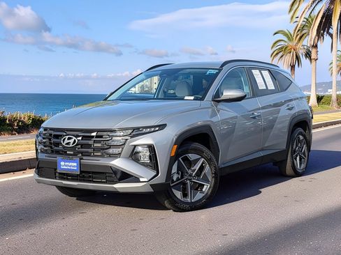 Certified 2025 Hyundai Tucson SEL AWD/4WD image 2