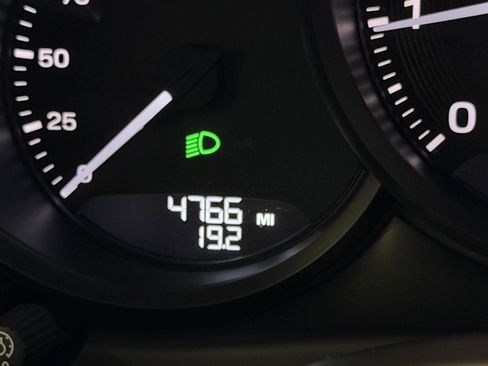 Certified 2025 Porsche Macan image 22