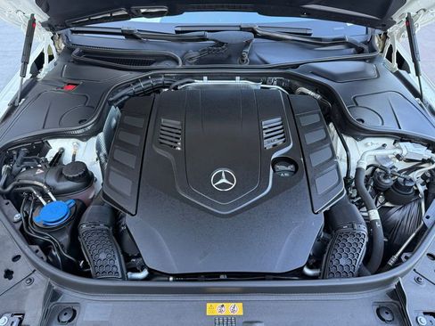 Used 2019 Mercedes-Benz S 560 Sedan image 16