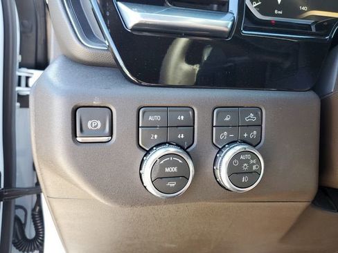 New 2026 GMC Sierra 1500 SLT w/ SLT Premium Plus Package AWD/4WD image 32