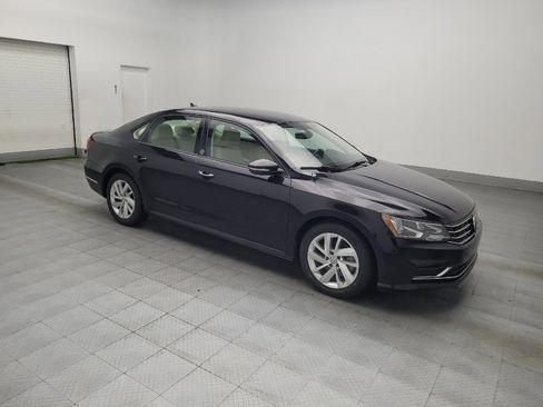 Used 2019 Volkswagen Passat 2.0T Wolfsburg image 11