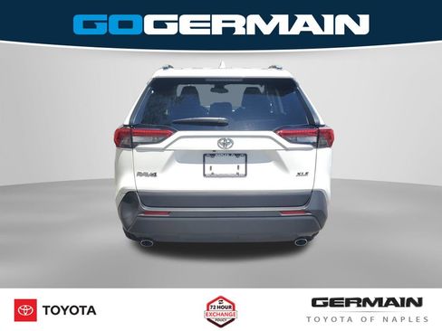 Used 2019 Toyota RAV4 XLE w/ Convenience Package FWD image 10