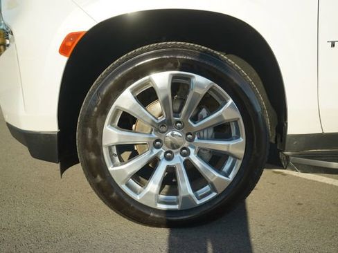 Used 2021 Chevrolet Tahoe Premier w/ Premium Package image 11