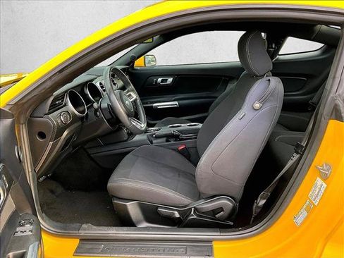 Used 2018 Ford Mustang Coupe RWD image 24