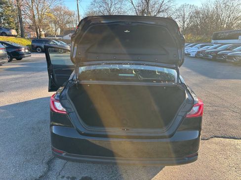 Used 2025 Toyota Camry LE image 30