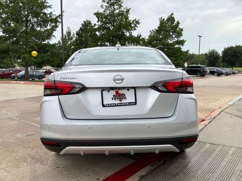 Used 2025 Nissan Versa SV FWD image 7